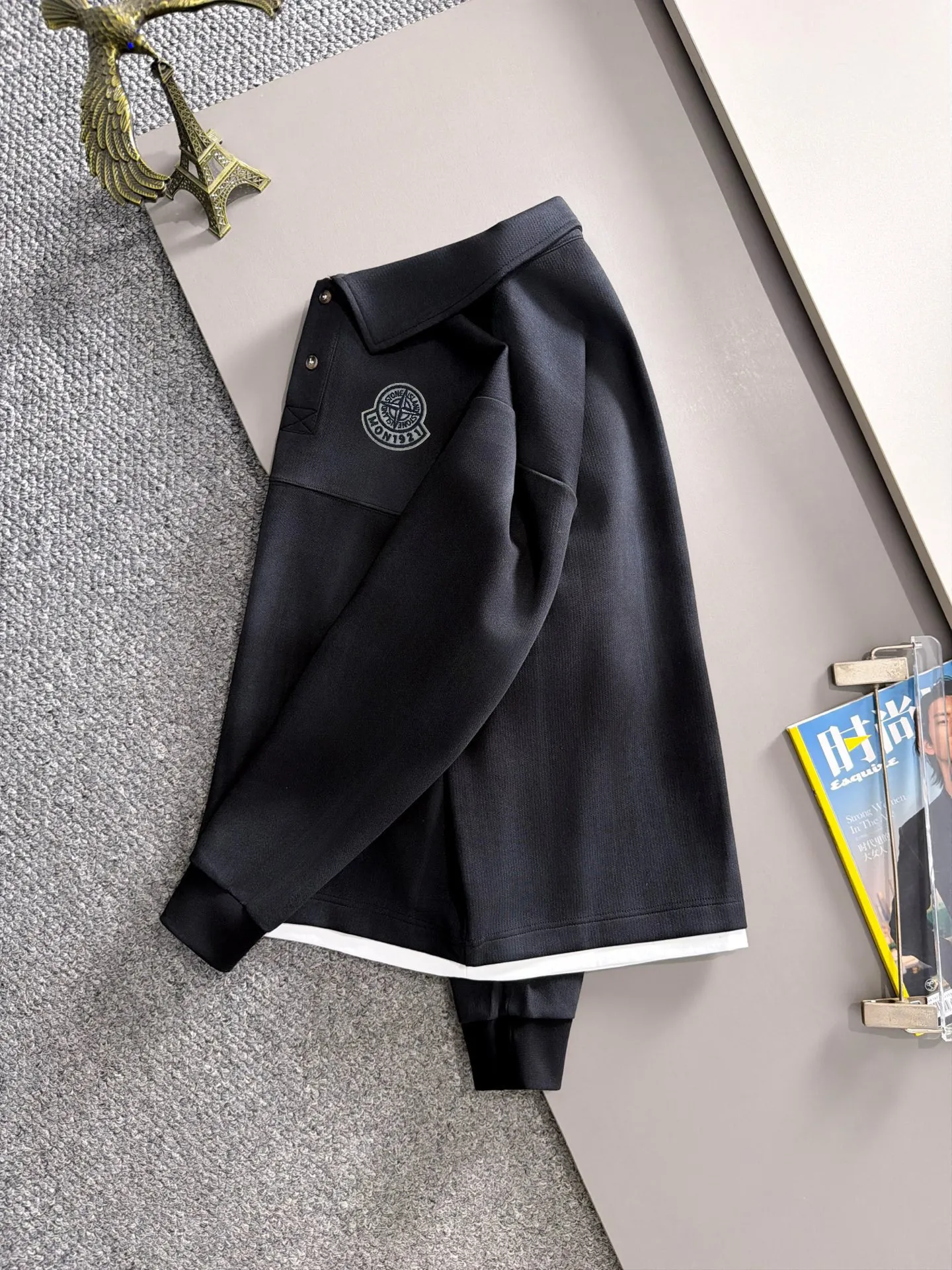 Mengkou Shitou Island 2026 long-sleeved sweatshirts for men and women Same Style. Many stars have the same style, the top Original version. Feel free to compare🆚The fabric is custom-dyed and lightly sprayed and distressed. The fabric, material and details are consistent with the original version. Special cotton and linen fabrics are used. The fabric cost is extremely expensive. It is twice as expensive as pure cotton materials. We will do better at all costs. Three standards are complete. The comparison between non-market products and my fabrics is very different. Only the top version is made! Size: M-4XL